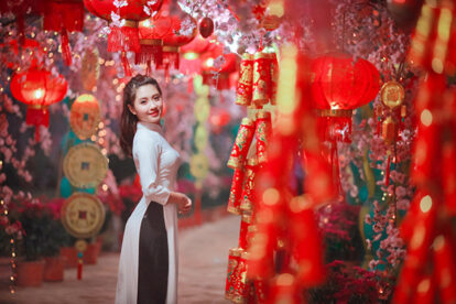 Hướng dẫn cách tạo dáng chụp ảnh áo dài tết